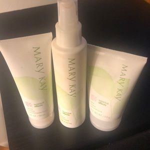 Mary Kay botanical effects facial set